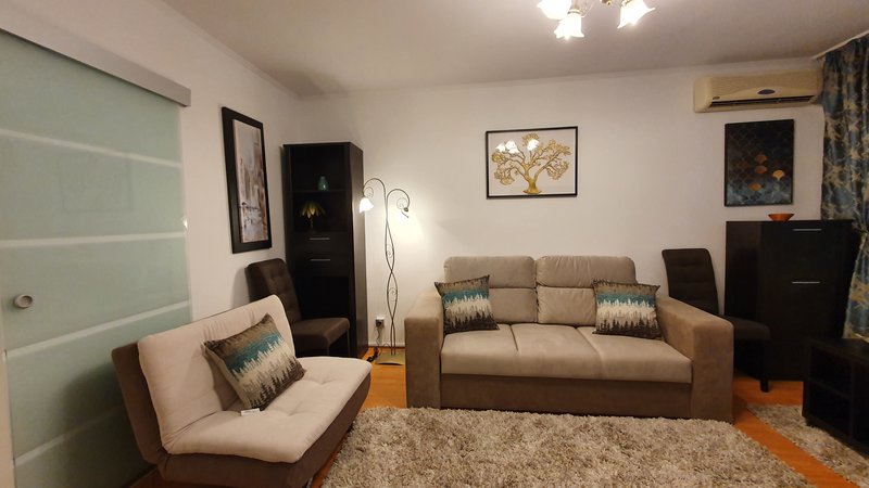 Drumul Taberei, Favorit, et. 7/10, cf. 1 dec.,